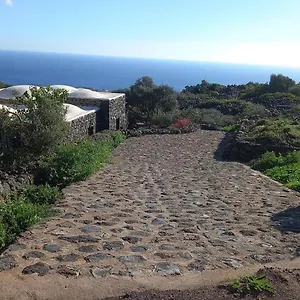 Casa vacanze Dammusielenas, Pantelleria
